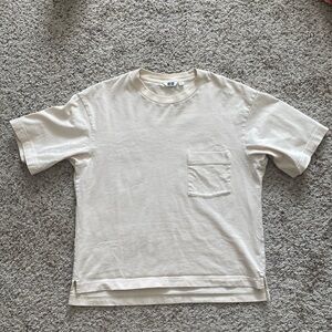 Uniqlo boxy pocket tee